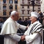 Il papa Giovanni Paulo II e il gran rabbino di Roma Elio Toaff
